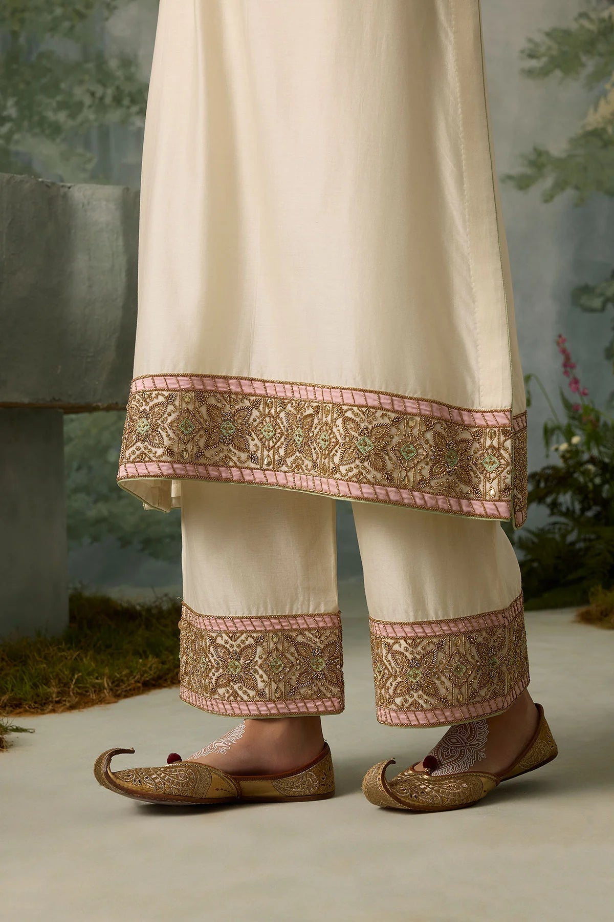 Ira Kurta Set