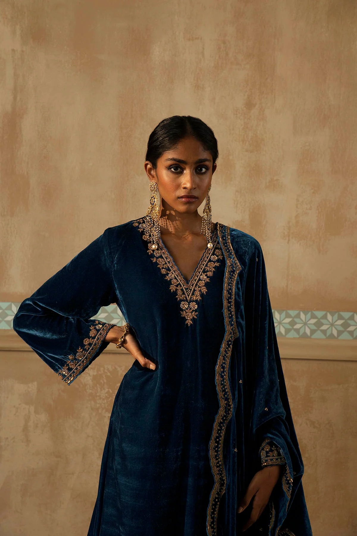 Fiza Gold Zardozi Kurta Set
