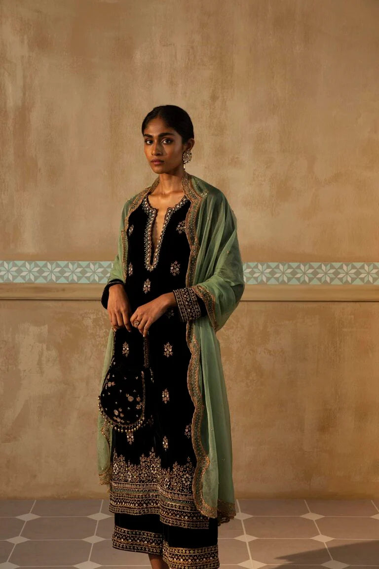 Black Contrast Motif Kurta Set